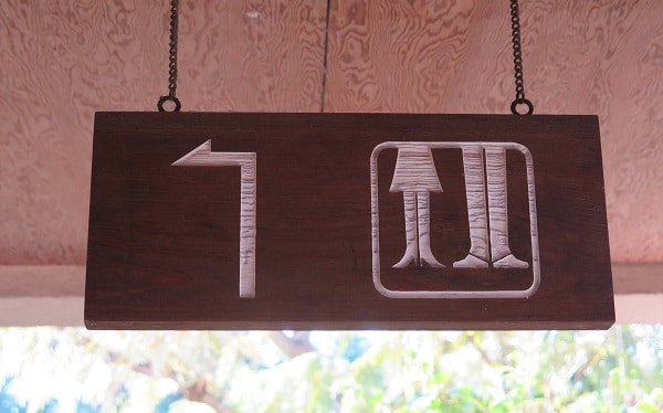 Mẫu biển chỉ dẫn thả trần đẹp - Mẫu 16